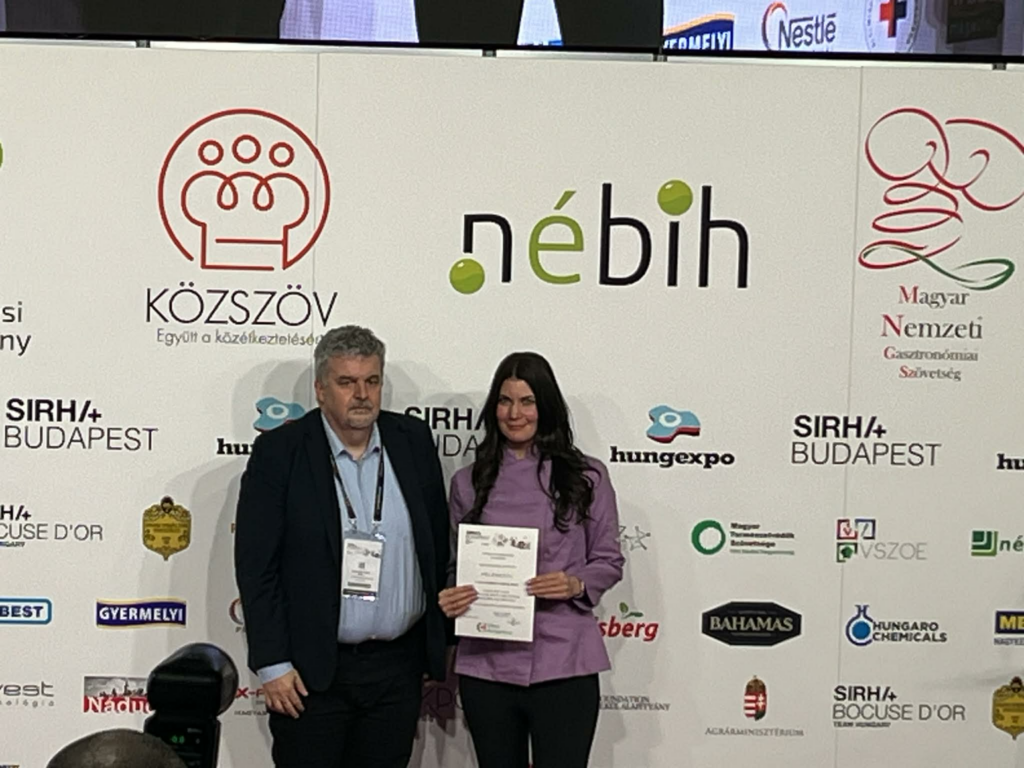 A X. Közétkeztetési Szakácsverseny országos döntőjén három különdíjat is átadott főtitkárunk, Varga Péter Miklós.